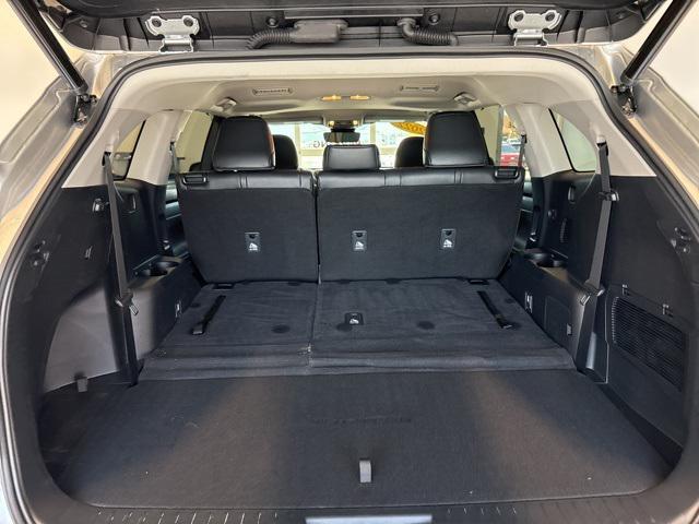 used 2022 Toyota Highlander car, priced at $41,738