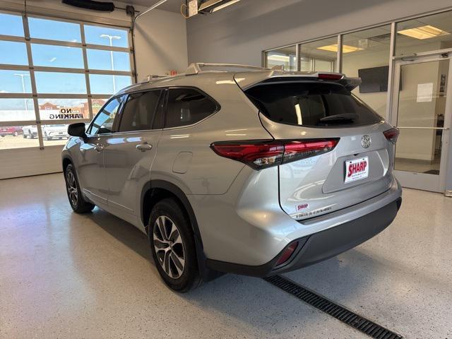 used 2022 Toyota Highlander car, priced at $41,738