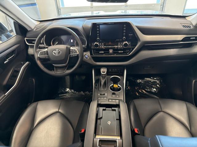 used 2022 Toyota Highlander car, priced at $41,738