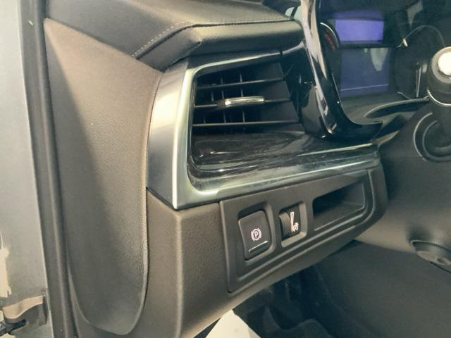 used 2022 Cadillac XT5 car, priced at $39,660