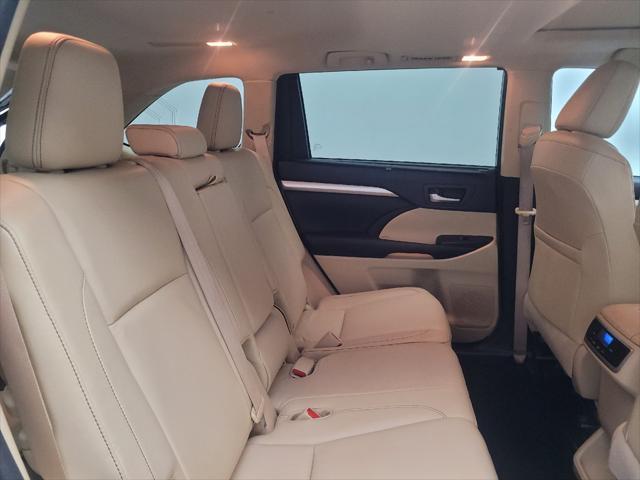 used 2015 Toyota Highlander car, priced at $21,595