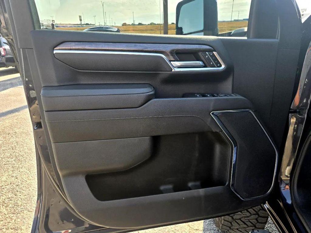 used 2024 Chevrolet Silverado 2500 car, priced at $72,991