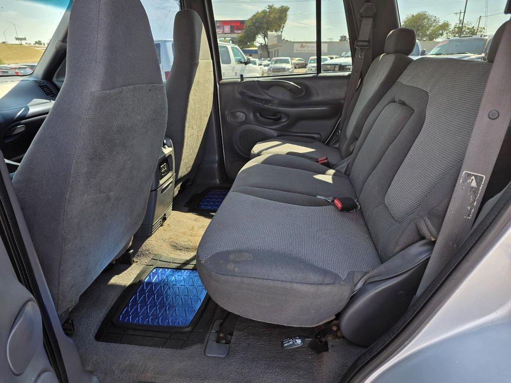 used 2002 Ford Expedition car, priced at $4,991