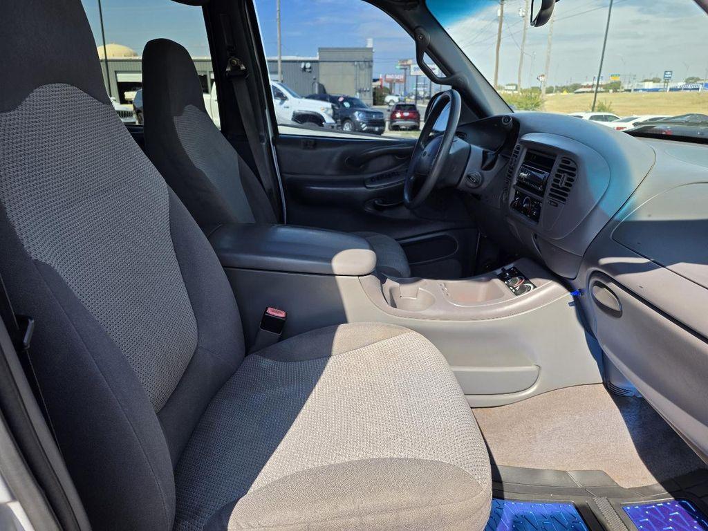 used 2002 Ford Expedition car, priced at $4,991