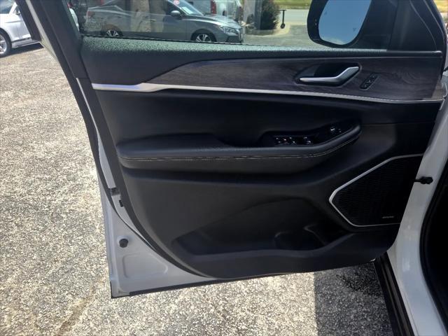 used 2021 Jeep Grand Cherokee L car, priced at $27,991