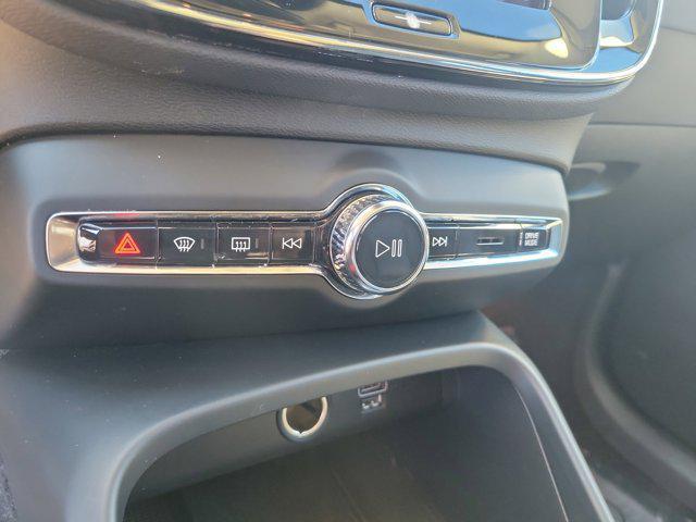 used 2020 Volvo XC40 car, priced at $22,750