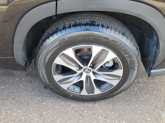 used 2023 Toyota Highlander car, priced at $30,545