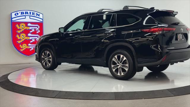 used 2021 Toyota Highlander car, priced at $26,500