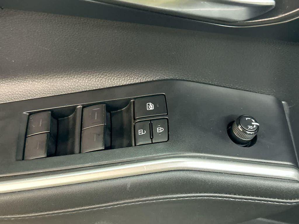 used 2021 Toyota Highlander car, priced at $25,400