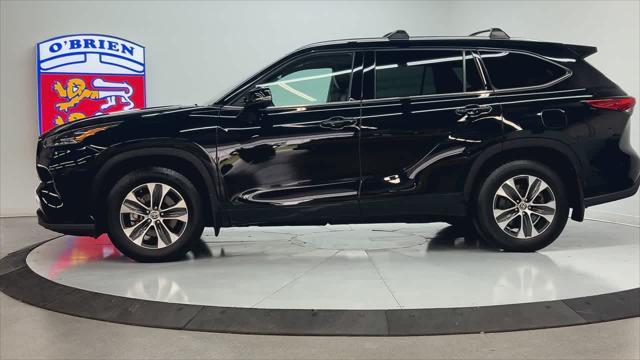 used 2021 Toyota Highlander car, priced at $26,500