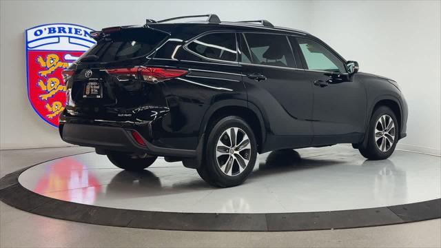 used 2021 Toyota Highlander car, priced at $26,500