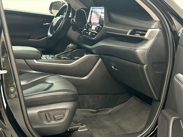 used 2021 Toyota Highlander car, priced at $26,500