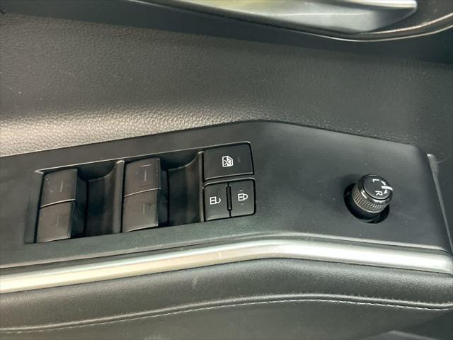 used 2021 Toyota Highlander car, priced at $26,500