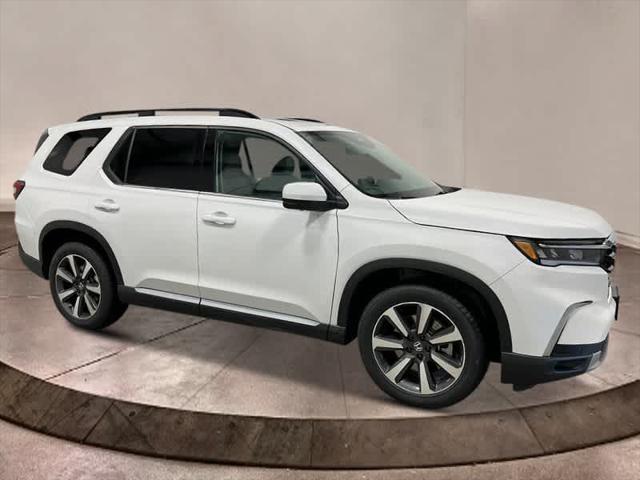 new 2025 Honda Pilot car, priced at $54,985