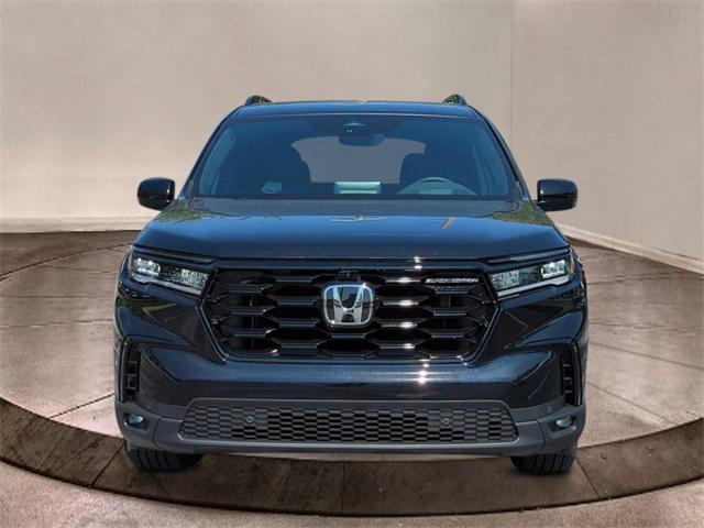 new 2025 Honda Pilot car, priced at $55,975