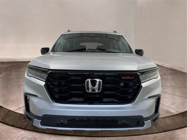 new 2025 Honda Pilot car, priced at $50,795