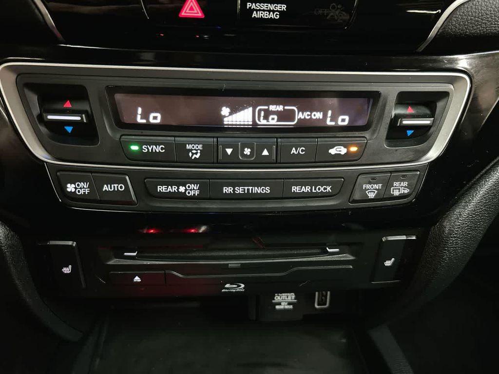 used 2022 Honda Pilot car, priced at $34,000