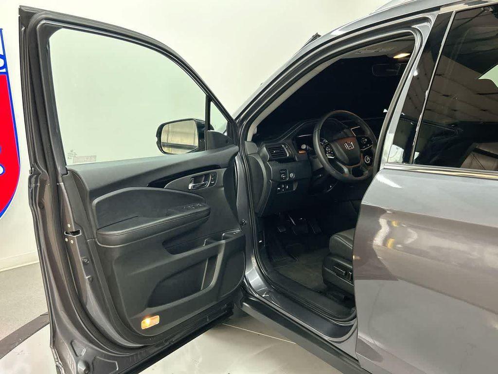 used 2022 Honda Pilot car, priced at $34,000