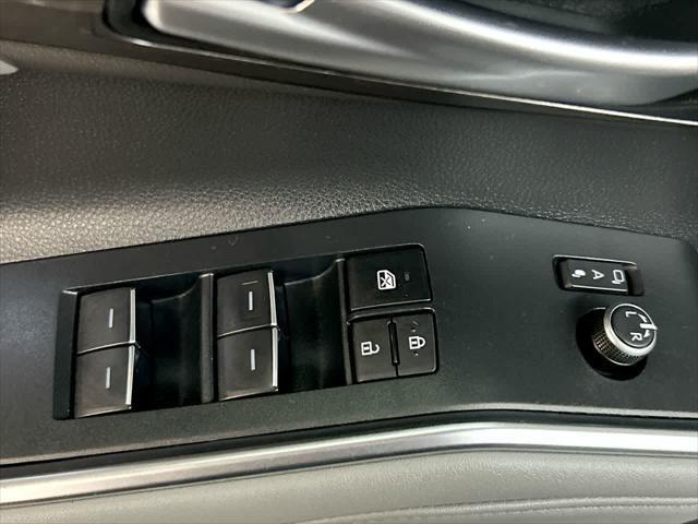 used 2023 Toyota Highlander Hybrid car, priced at $43,500