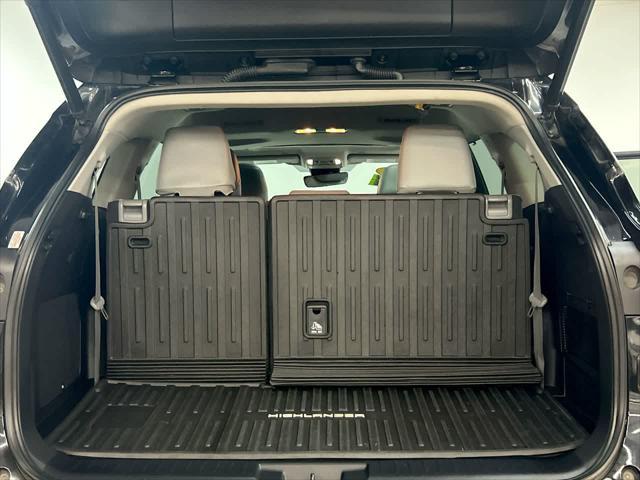used 2023 Toyota Highlander Hybrid car, priced at $43,500