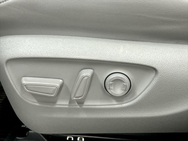 used 2023 Toyota Highlander Hybrid car, priced at $43,500