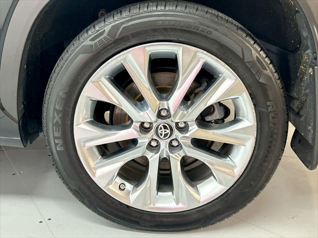 used 2023 Toyota Highlander Hybrid car, priced at $43,500