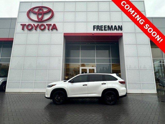 used 2019 Toyota Highlander car, priced at $32,900