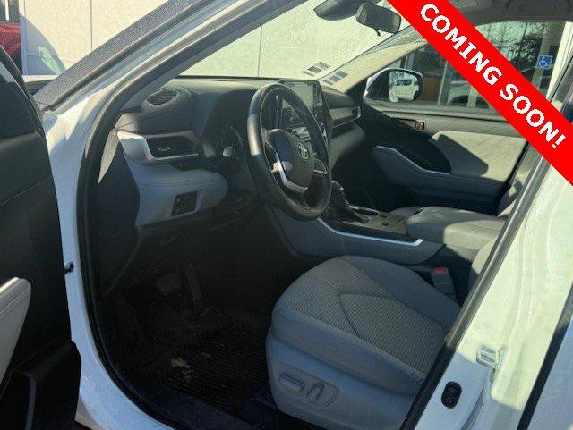 used 2022 Toyota Highlander car, priced at $30,900