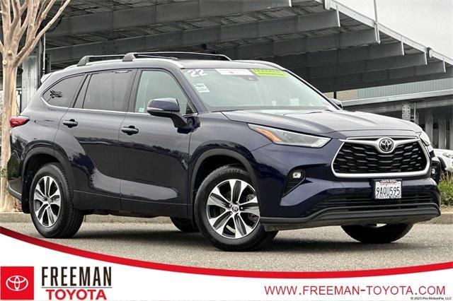 used 2022 Toyota Highlander car, priced at $36,700