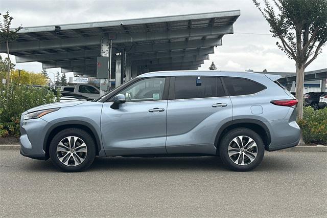used 2023 Toyota Highlander car, priced at $31,993
