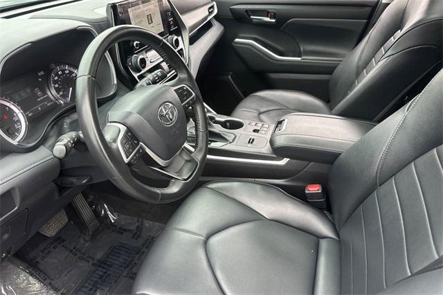 used 2023 Toyota Highlander car, priced at $31,993