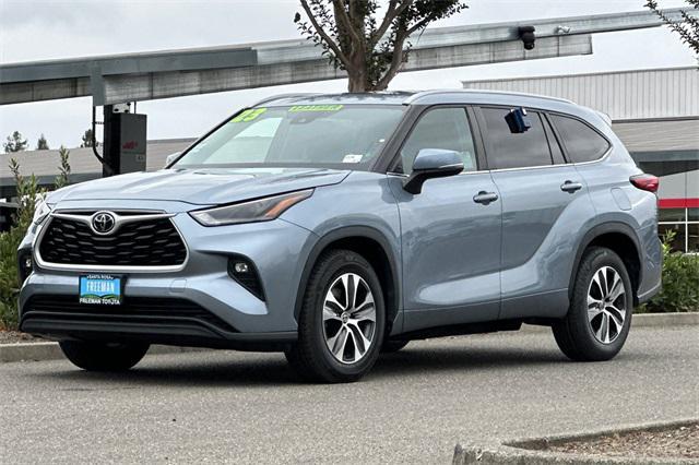 used 2023 Toyota Highlander car, priced at $31,993