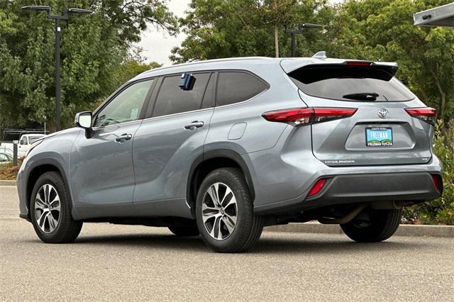 used 2023 Toyota Highlander car, priced at $31,993