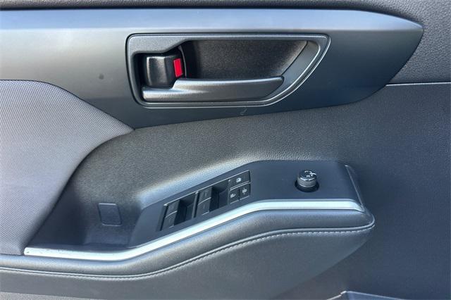 used 2023 Toyota Highlander Hybrid car, priced at $29,992