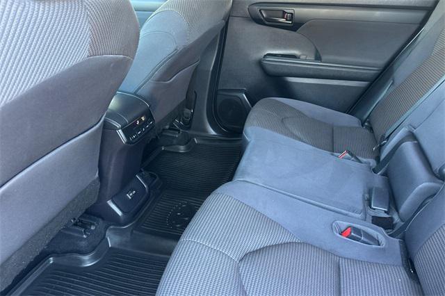 used 2023 Toyota Highlander Hybrid car, priced at $29,992