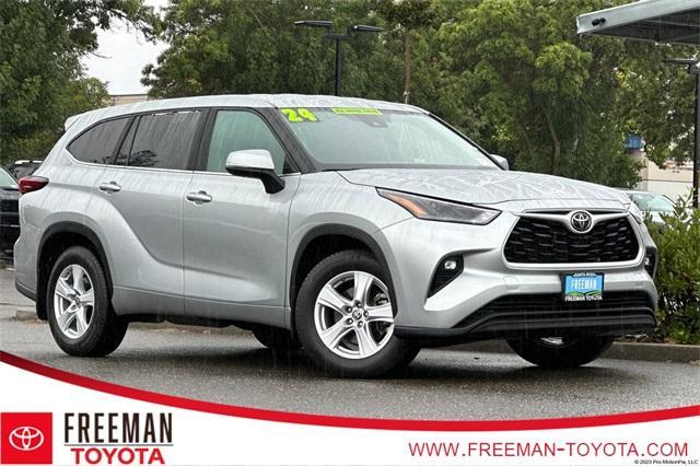 used 2024 Toyota Highlander car, priced at $36,992