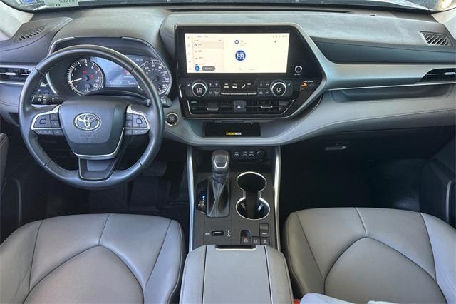 used 2023 Toyota Highlander car, priced at $35,901