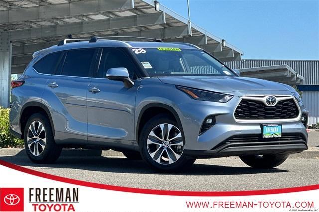 used 2023 Toyota Highlander car, priced at $35,901