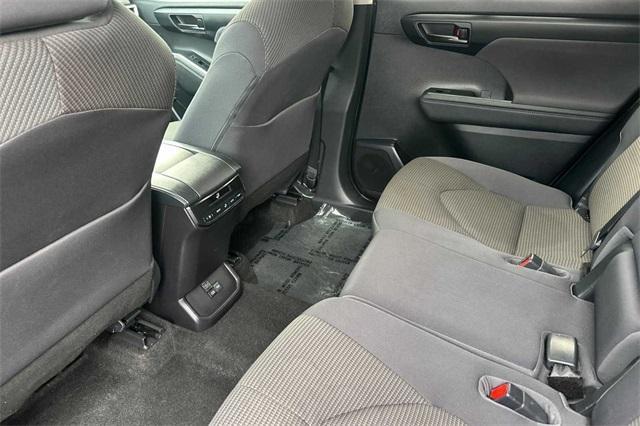 used 2023 Toyota Highlander car, priced at $35,494