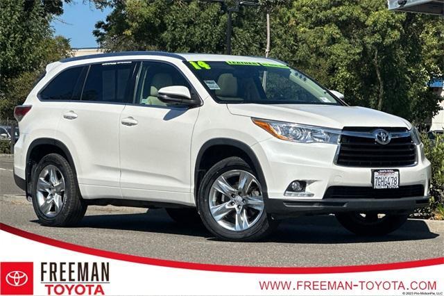 used 2014 Toyota Highlander car, priced at $22,591