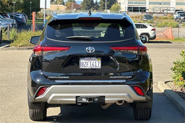 used 2022 Toyota Highlander car, priced at $40,693