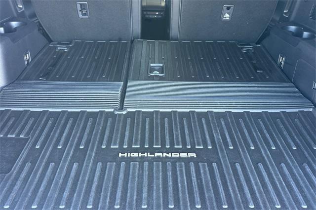 used 2022 Toyota Highlander car, priced at $40,693