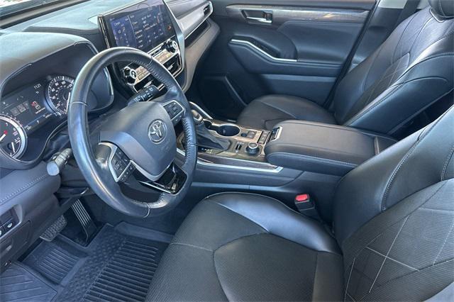 used 2022 Toyota Highlander car, priced at $40,693