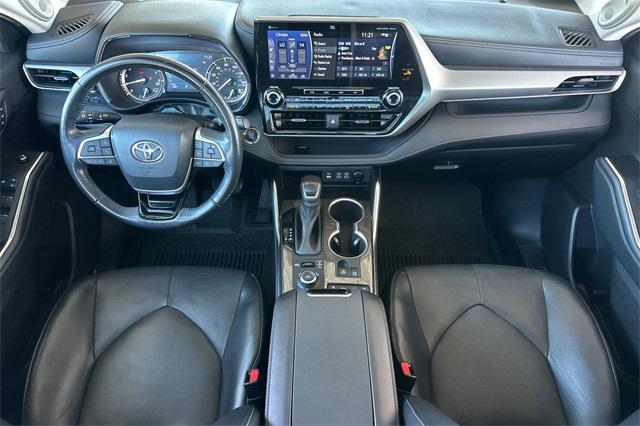 used 2022 Toyota Highlander car, priced at $40,693