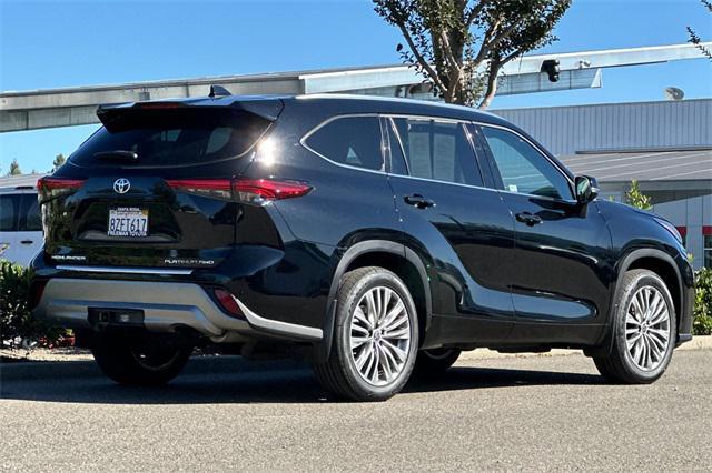 used 2022 Toyota Highlander car, priced at $40,693