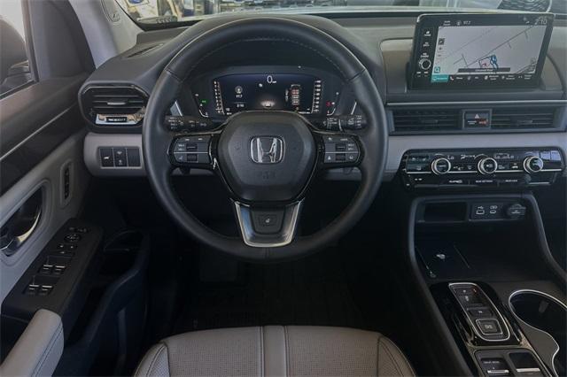 used 2023 Honda Pilot car, priced at $47,243