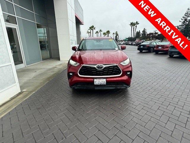 used 2020 Toyota Highlander car, priced at $28,993