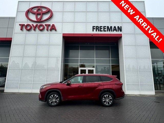 used 2020 Toyota Highlander car, priced at $28,993