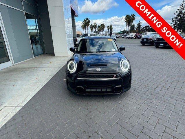 used 2022 MINI Hardtop car, priced at $27,900