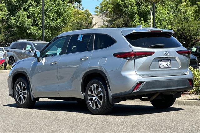 used 2023 Toyota Highlander car, priced at $32,896